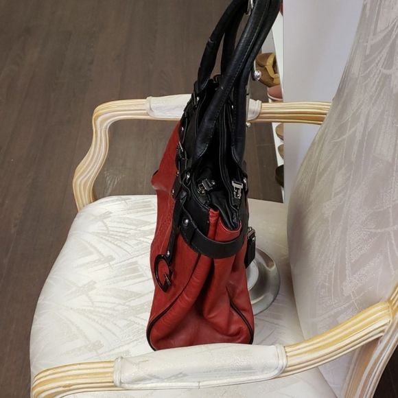 💟 Gussaci Red/Black Vegan Leather Bag - Picture 6 of 15